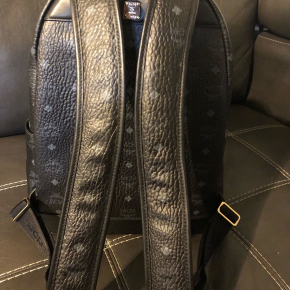 MCM medium backpack black and red - Picture 5 of 8